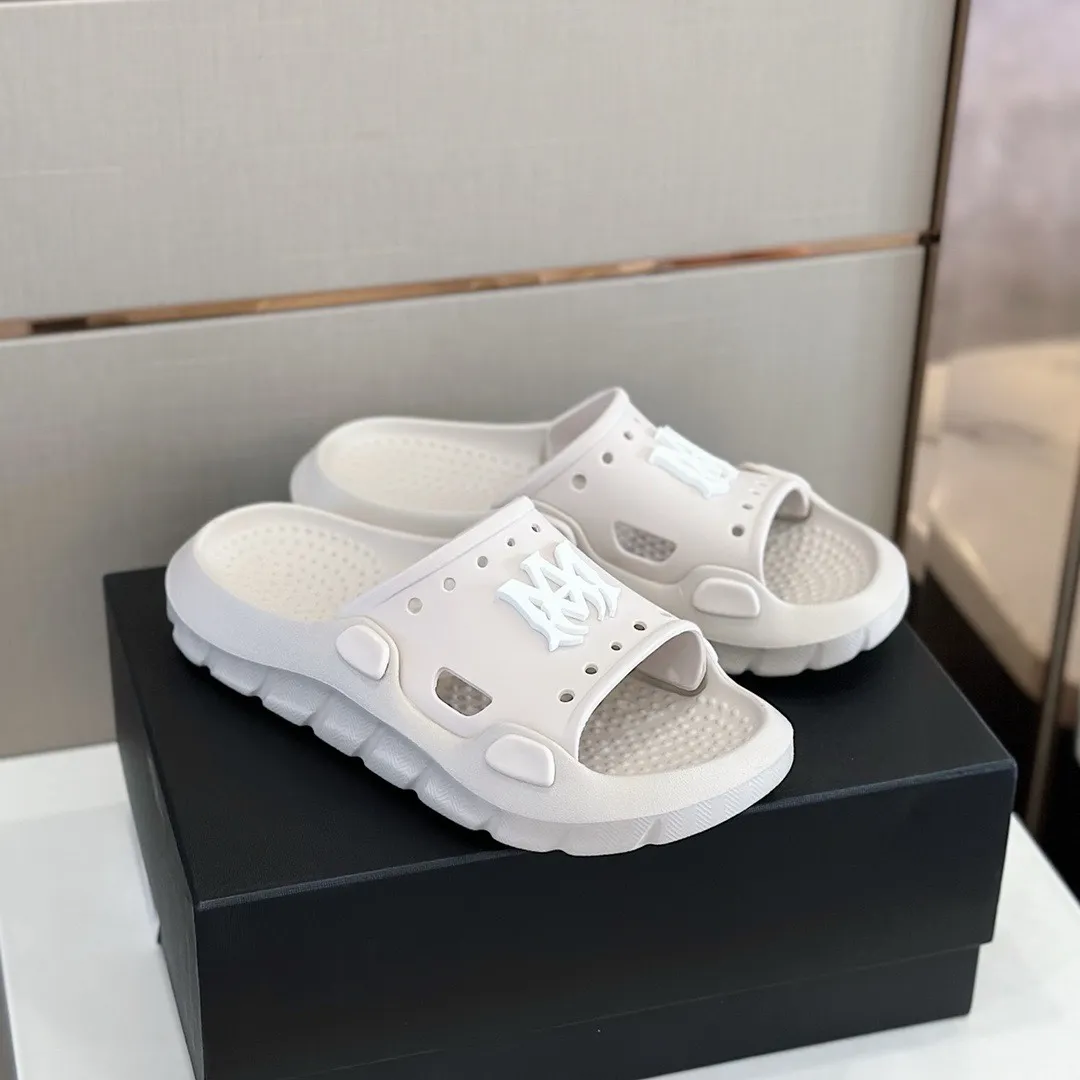 Men's shoes 💰P320💰amiri high-end boutique luxury slippers, 1:1 high-end quality, casual and sunny, loose and comfortable, the highest version of high-quality boutique, a must-have in summer! Code number: 39--46